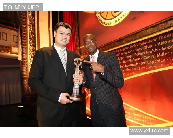 巅峰对手姚明的传奇篮球生涯与他在NBA的影响力探讨