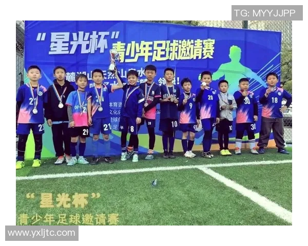 探索足球明星对青少年成长与社会文化影响的重要性与意义 探索足球明星对青少年成长与社会文化影响的重要性与意义