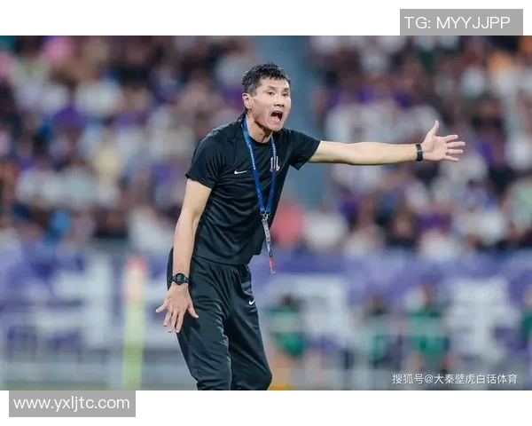 足球明星理发新造型曝光引发球迷热议时尚潮流再掀波澜 足球明星理发新造型曝光引发球迷热议时尚潮流再掀波澜